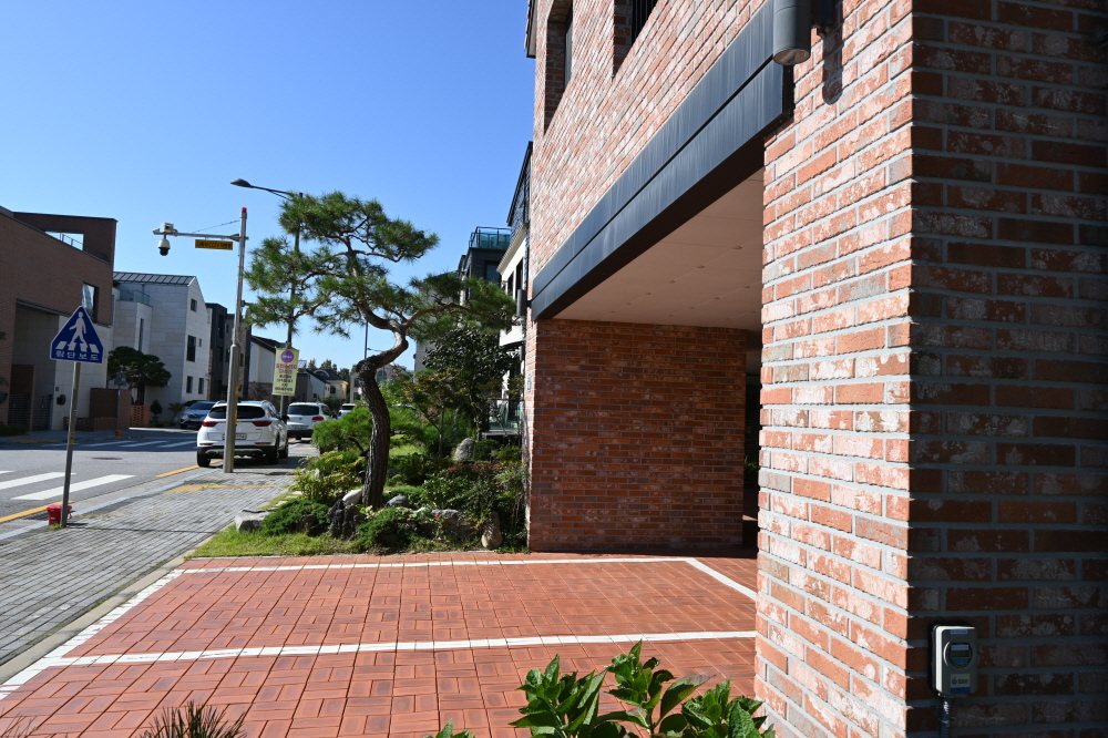 /user/s/sedamarchi/editor/2301/4d9787f23a8af3243a4118c065c44a31_1672736666_1139.JPG 이미지크게보기