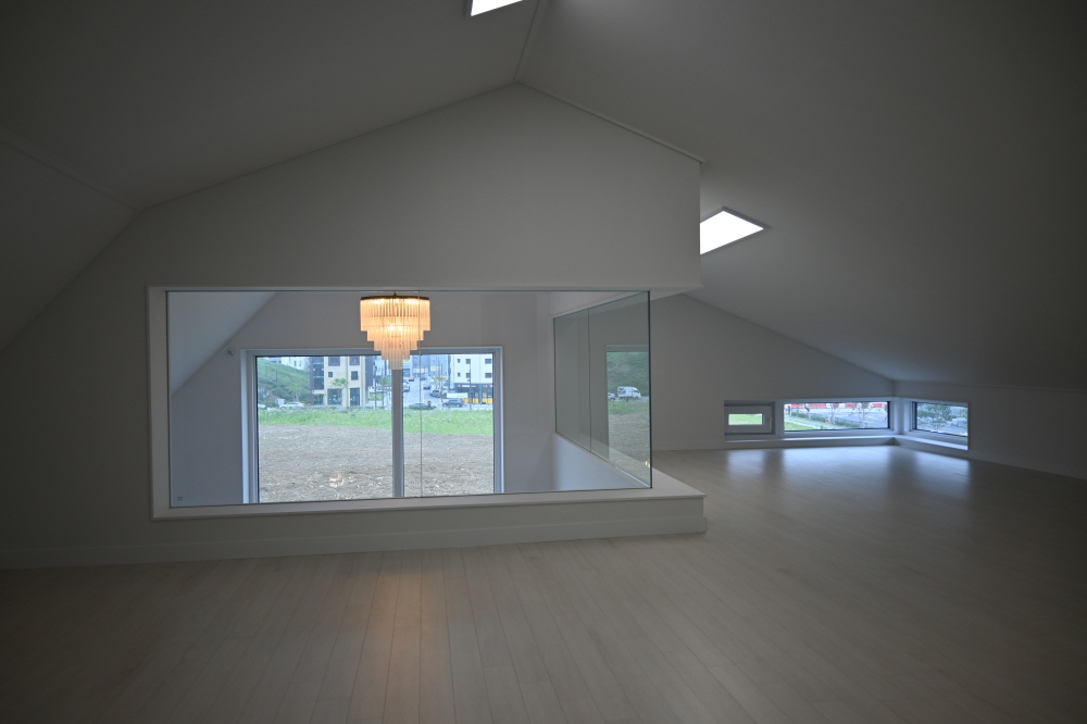 /user/s/sedamarchi/editor/2301/4d9787f23a8af3243a4118c065c44a31_1672760946_9339.JPG 이미지크게보기