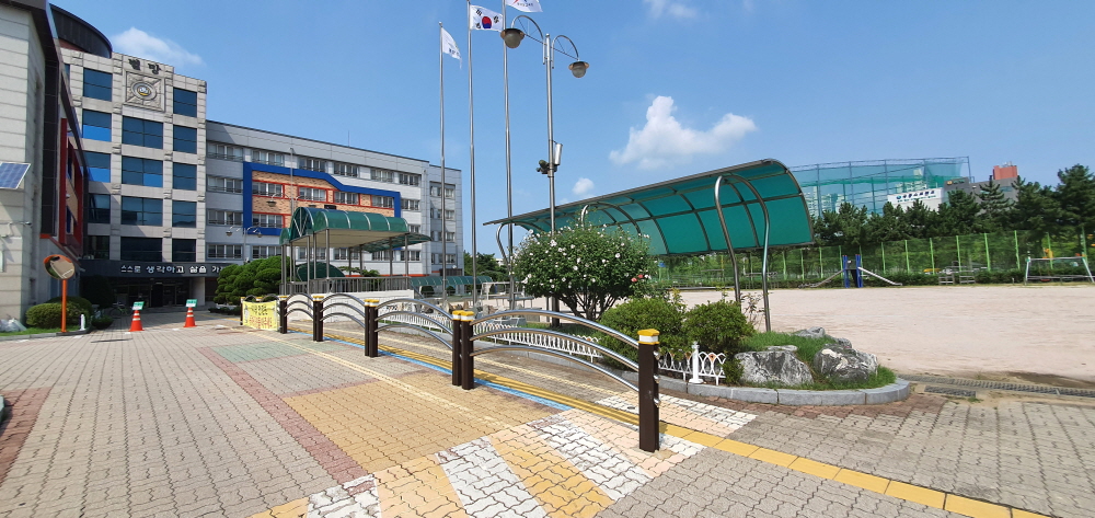 /user/s/sedamarchi/editor/2301/4d9787f23a8af3243a4118c065c44a31_1672761294_1303.jpg 이미지크게보기