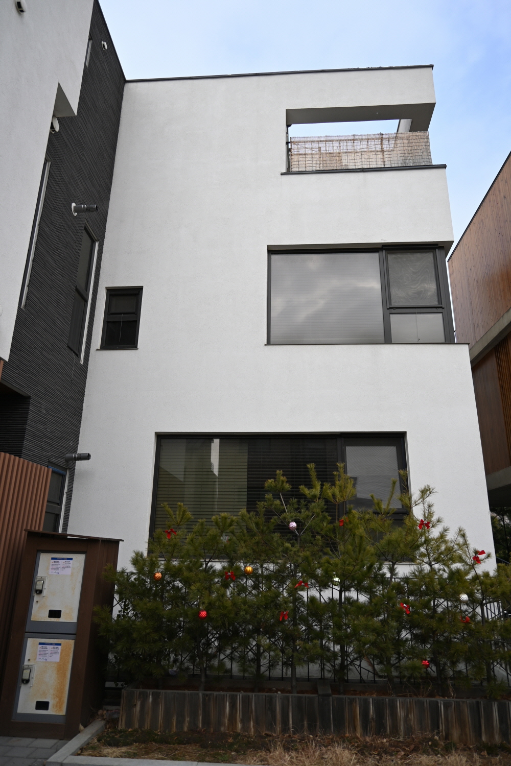 /user/s/sedamarchi/editor/2301/4d9787f23a8af3243a4118c065c44a31_1672762615_5865.JPG 이미지크게보기