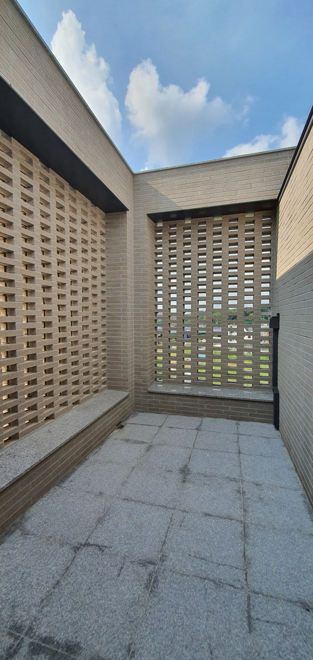 /user/s/sedamarchi/editor/2301/4d9787f23a8af3243a4118c065c44a31_1672763838_0701.jpg 이미지크게보기